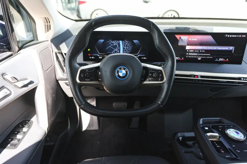 BMW iX xDrive40 High Executive uit 2021, foto 3