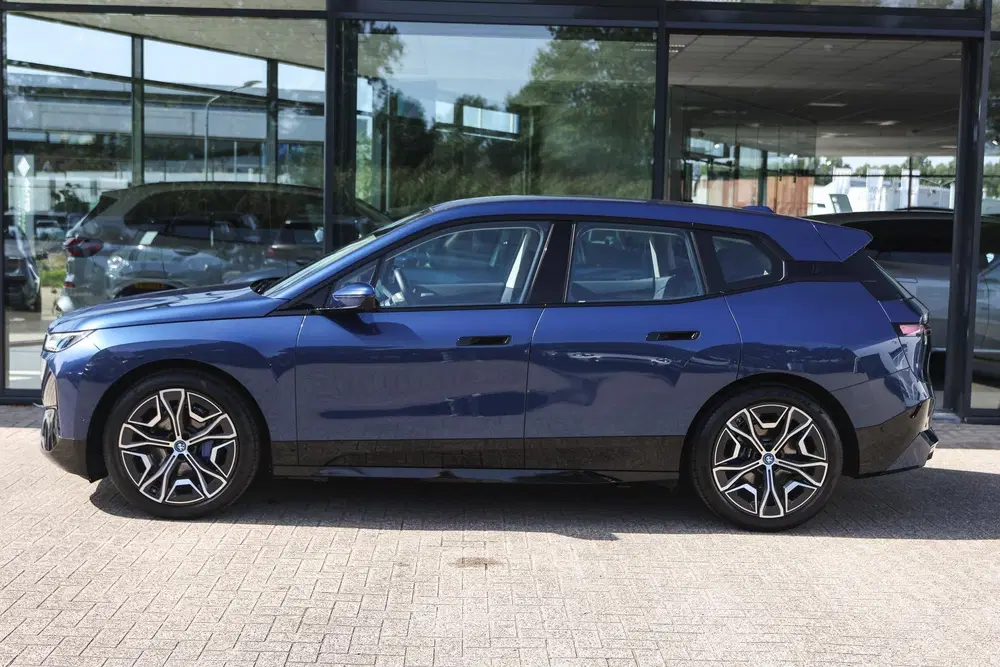 BMW iX xDrive40 High Executive uit 2021, foto 7