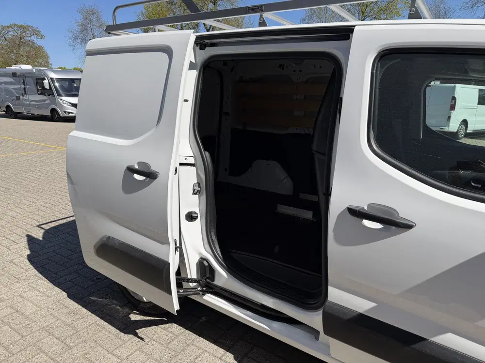 Opel Combo 1.5D L1H1 Edition uit 2020, foto 15