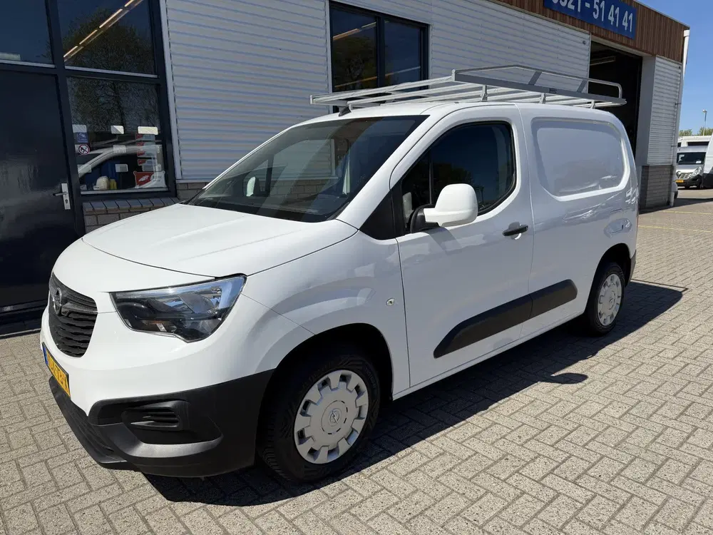 Opel Combo 1.5D L1H1 Edition uit 2020, foto 2
