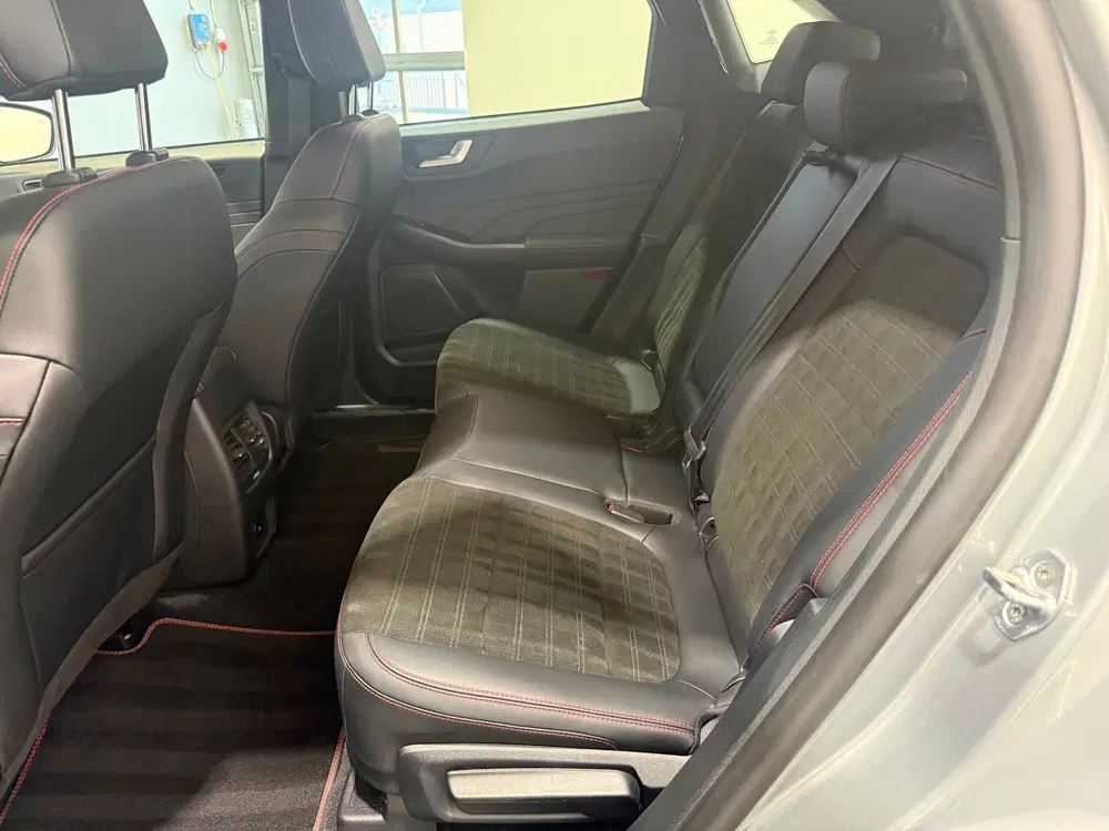 Ford Kuga 2.5 PHEV ST-Line X uit 2023, foto 8