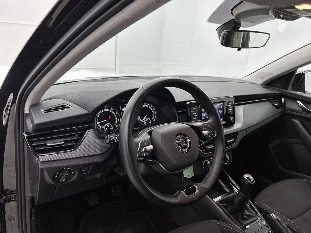 Skoda Scala 1.0 TSI Ambition Metallic lak uit 2024, foto 11