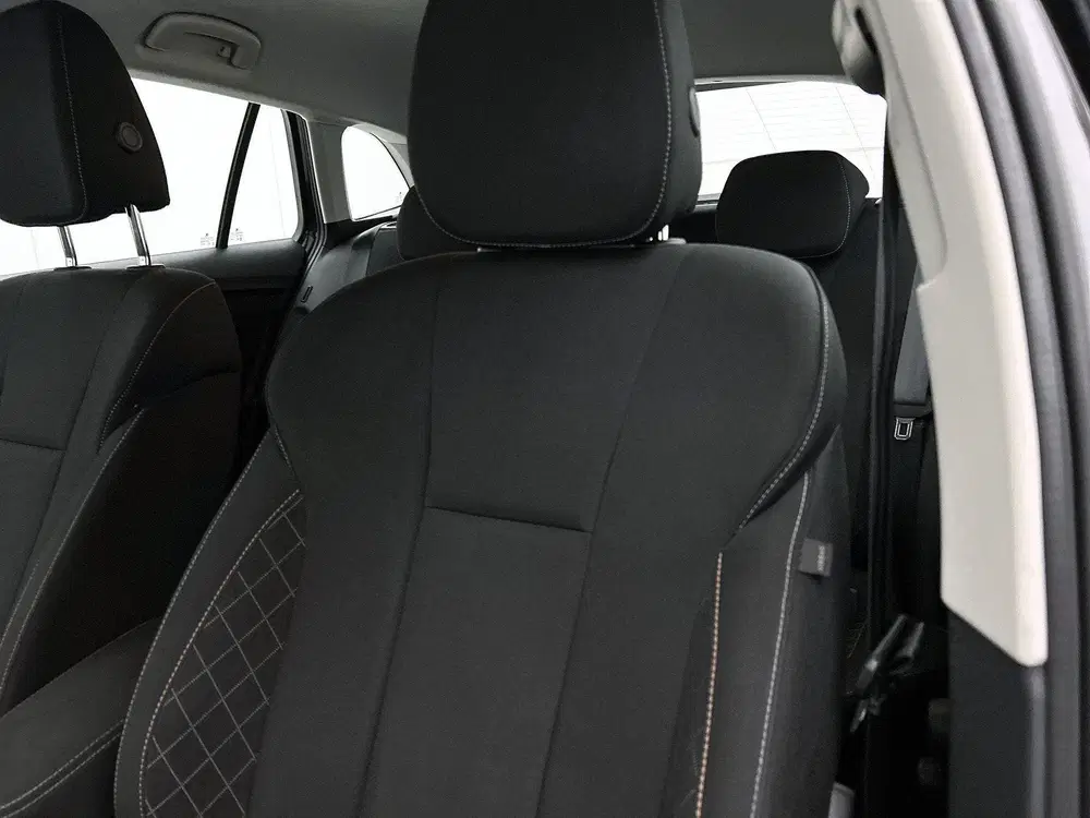 Skoda Scala 1.0 TSI Ambition Metallic lak uit 2024, foto 14