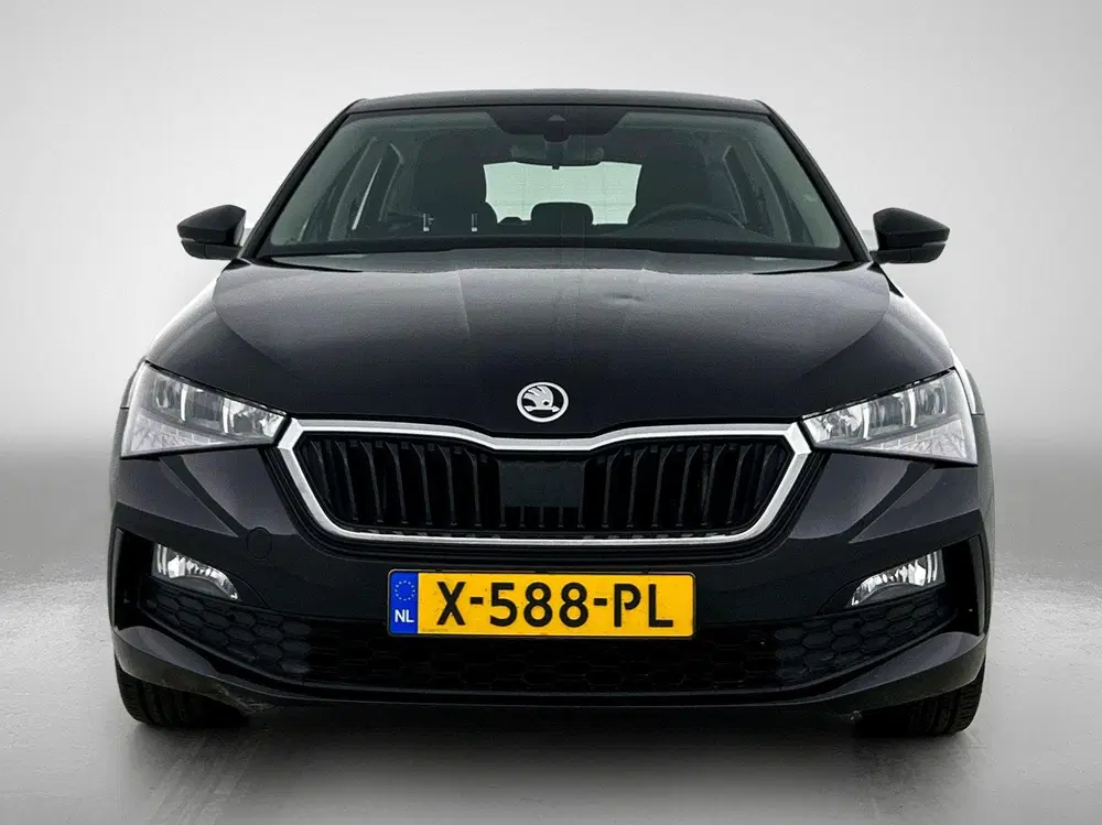 Skoda Scala 1.0 TSI Ambition Metallic lak uit 2024, foto 5