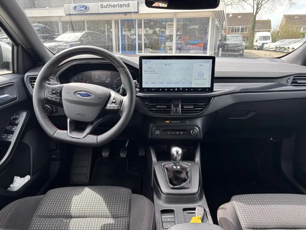 Ford Focus 1.0 EcoBoost Hybrid ST Line uit 2024, foto 10