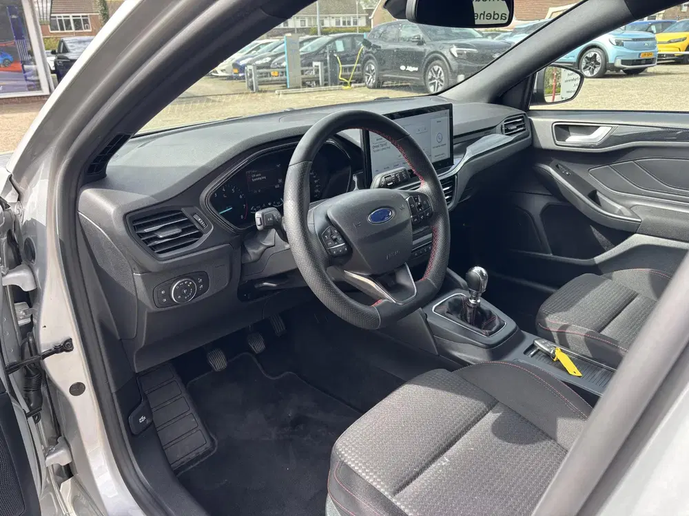 Ford Focus 1.0 EcoBoost Hybrid ST Line uit 2024, foto 13