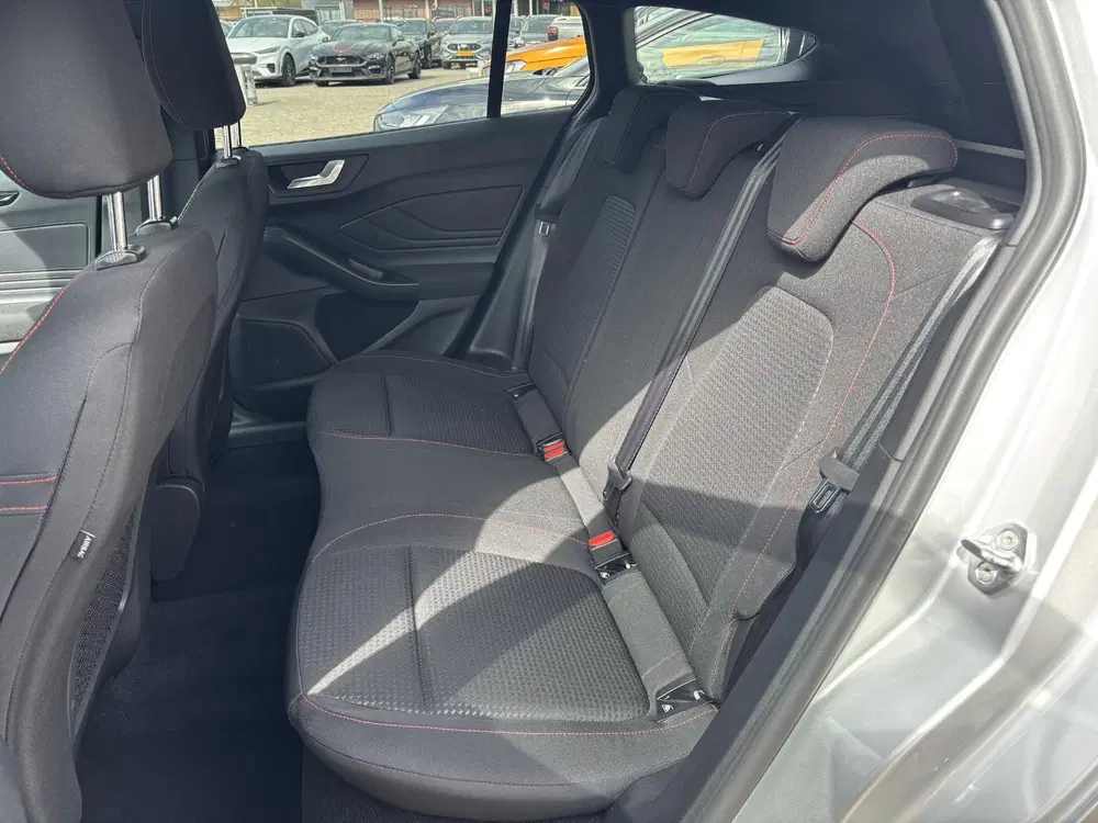 Ford Focus 1.0 EcoBoost Hybrid ST Line uit 2024, foto 9