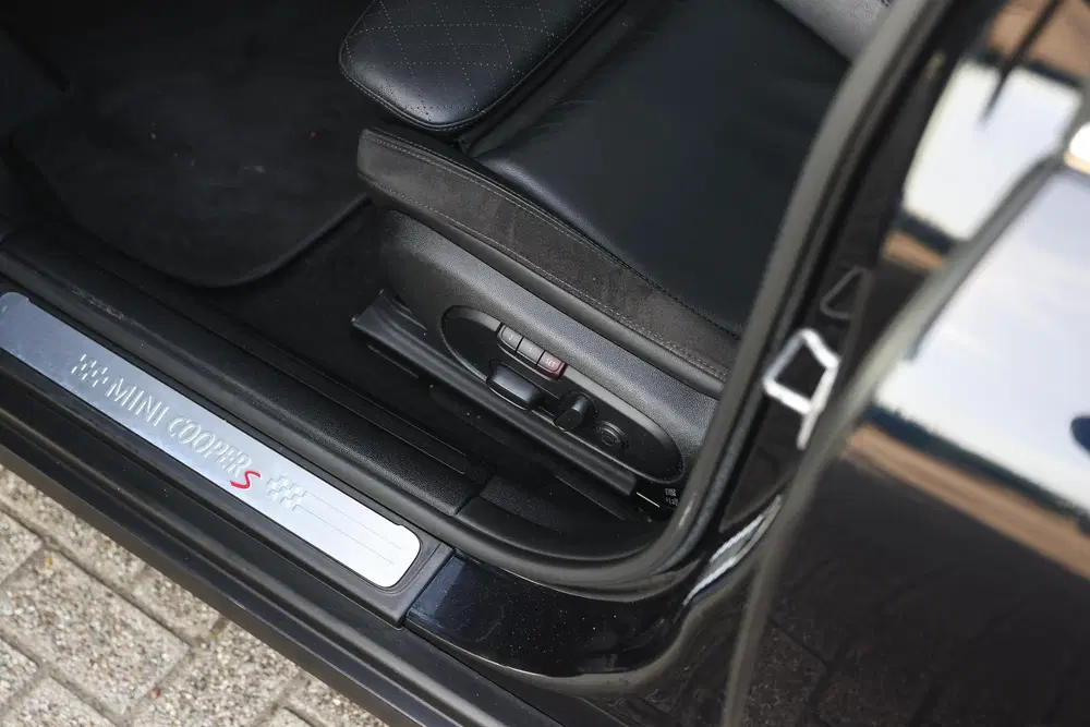 Mini Clubman Cooper S Classic Automaat uit 2022, foto 13