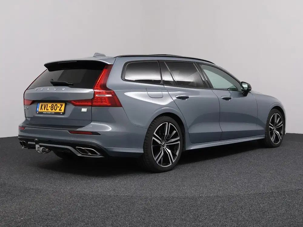Volvo V60 2.0 T6 Plug-in hybrid AWD R-Design uit 2022, foto 2