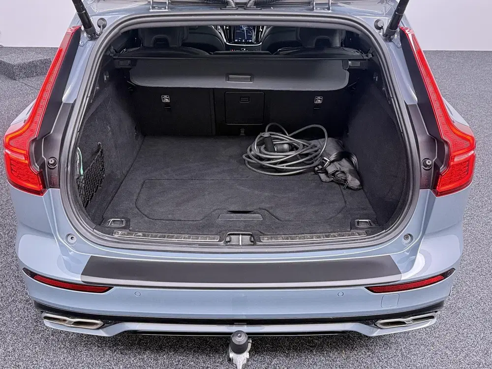 Volvo V60 2.0 T6 Plug-in hybrid AWD R-Design uit 2022, foto 8