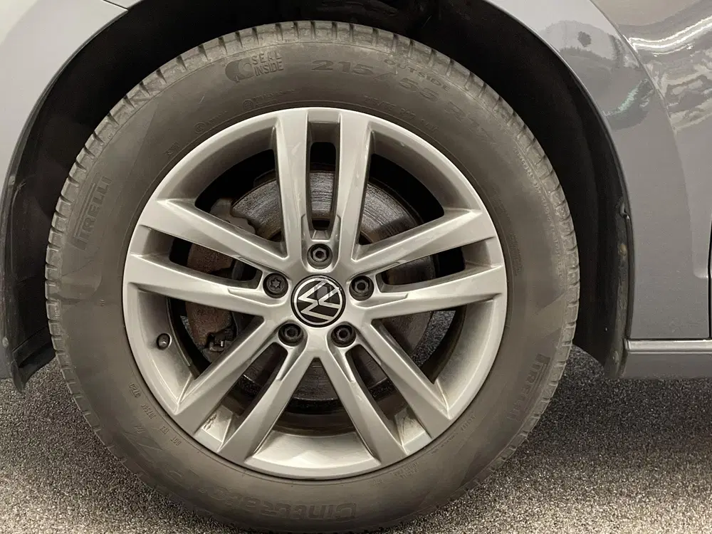 Volkswagen Touran 1.5 TSI DSG Highline Navigatie Parkeersens uit 2020, foto 3