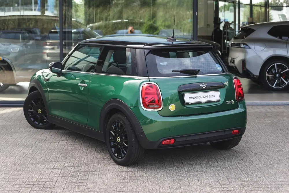 Mini Electric Classic uit 2022, foto 2