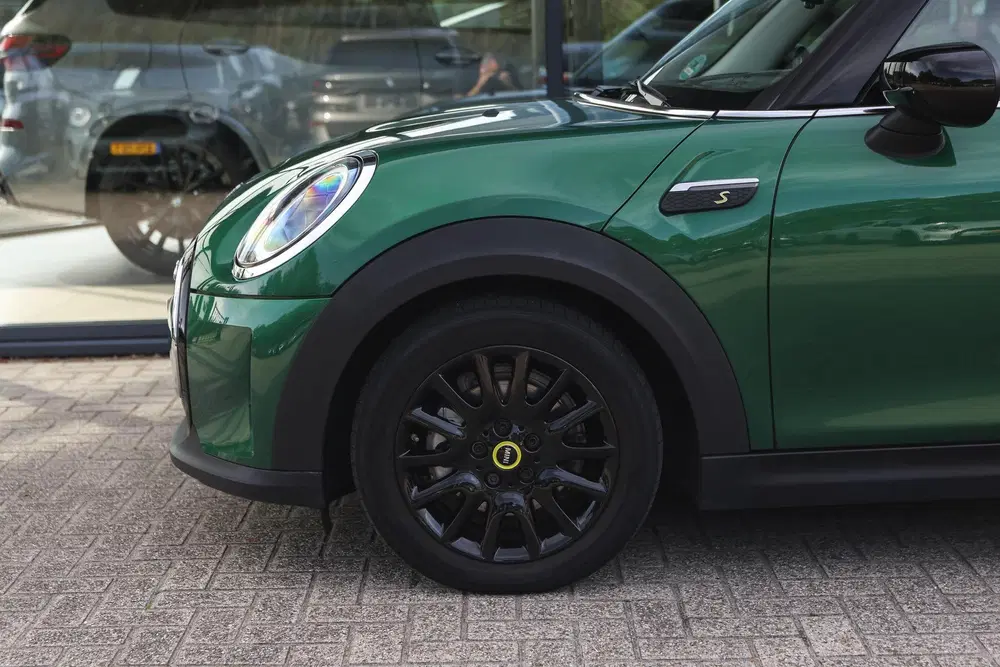 Mini Electric Classic uit 2022, foto 4