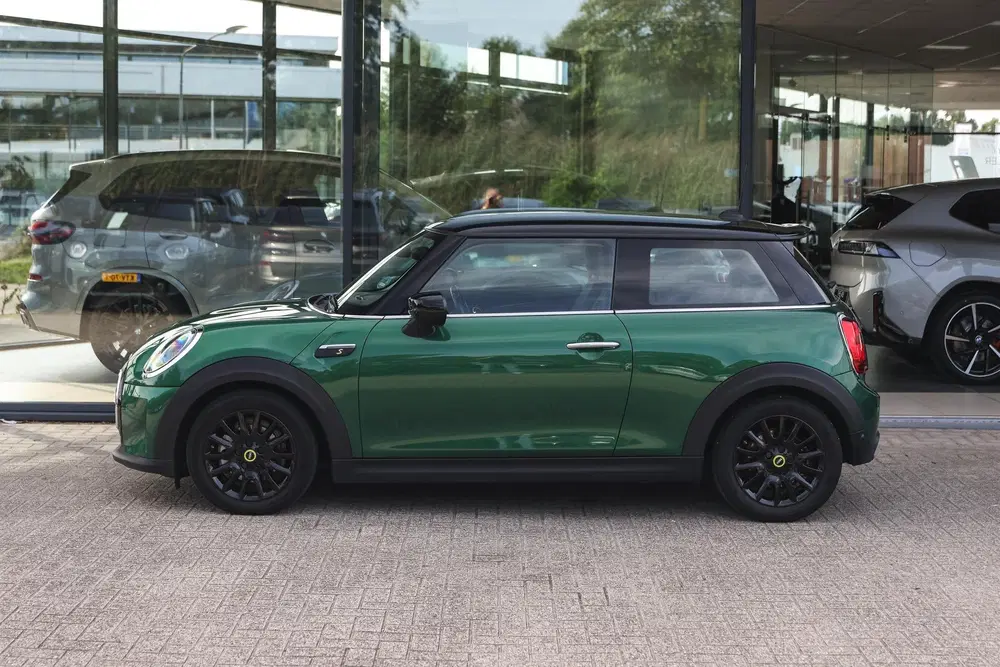 Mini Electric Classic uit 2022, foto 7