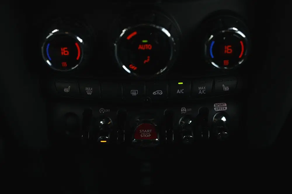 Mini Hatchback Cooper S Classic Automaat uit 2023, foto 15