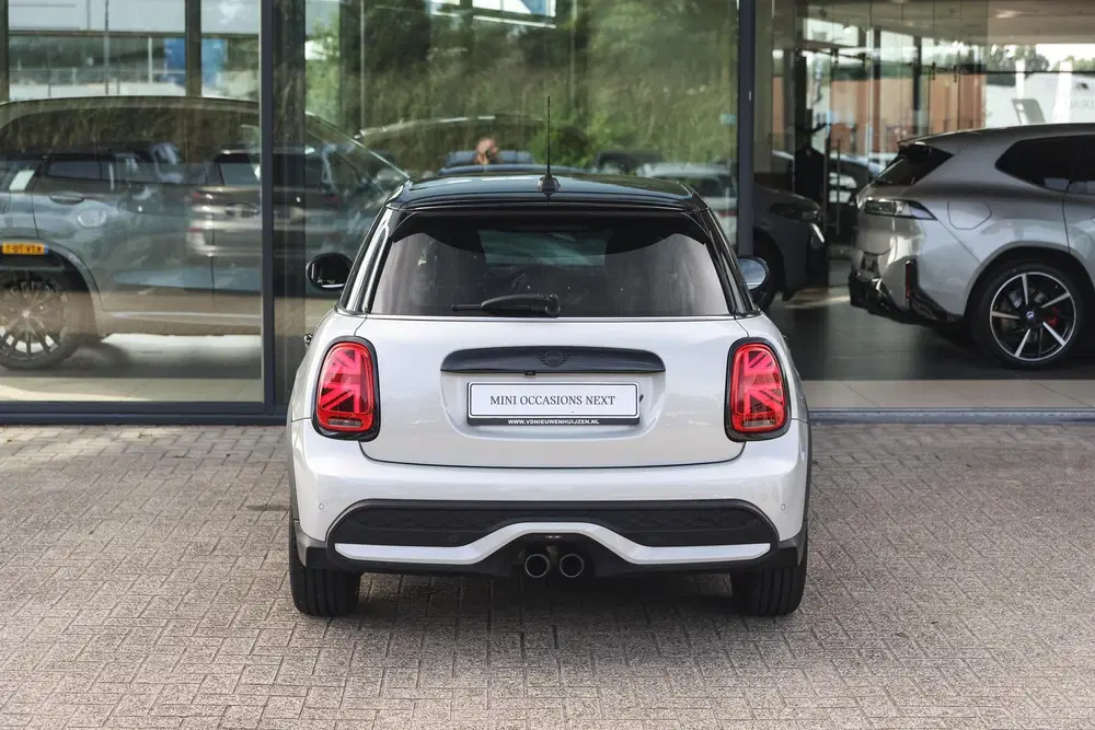 Mini Hatchback Cooper S Classic Automaat uit 2023, foto 6