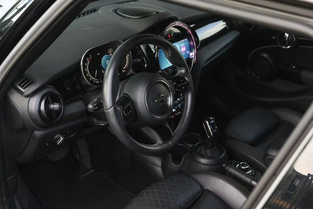 Mini Hatchback Cooper S Classic Automaat uit 2023, foto 9