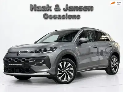 Volkswagen T-Roc 1.5 eTsi Life First Edition ACC Stoelverwa uit 2026