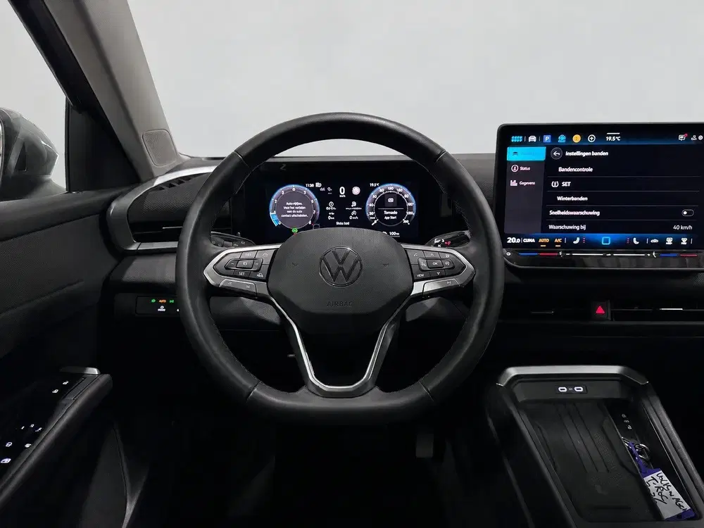 Volkswagen T-Roc 1.5 eTsi Life First Edition ACC Stoelverwa uit 2026, foto 14