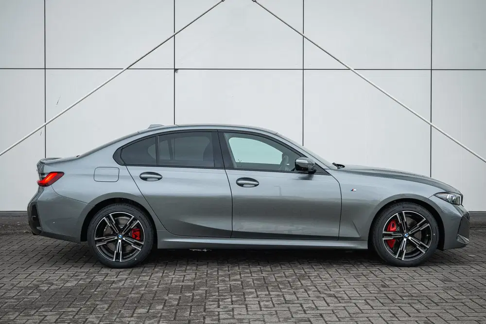 BMW 3-serie 330e M Sport Automaat uit 2026, foto 14
