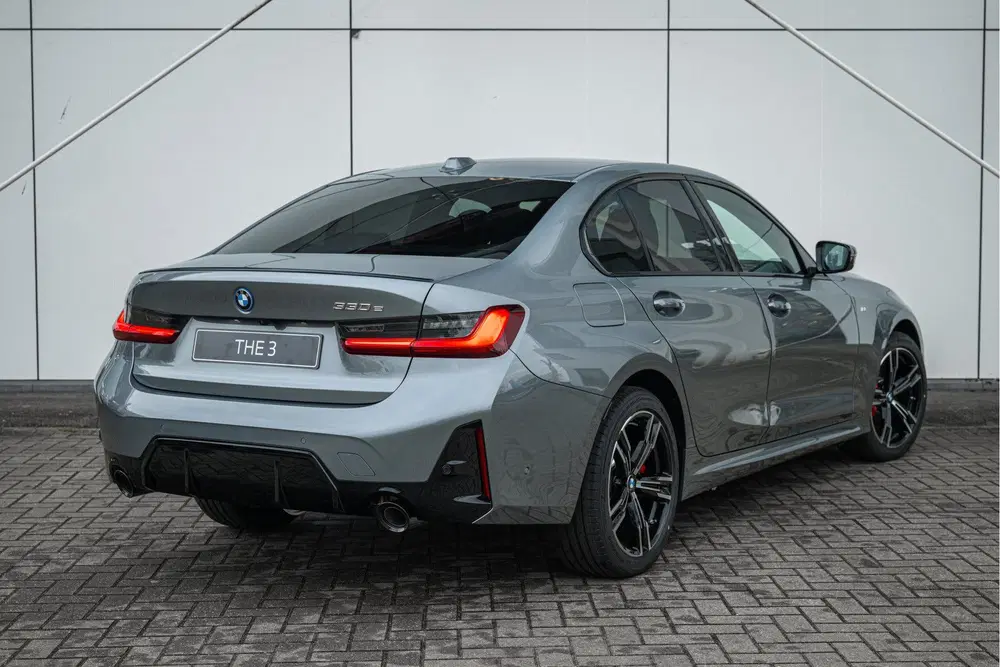 BMW 3-serie 330e M Sport Automaat uit 2026, foto 2