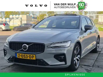 Volvo V60 2.0 B4 Plus Dark uit 2024