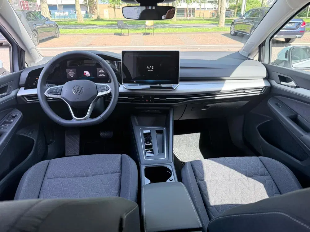 Volkswagen Golf 1.5 eHybrid Life Edition uit 2025, foto 10