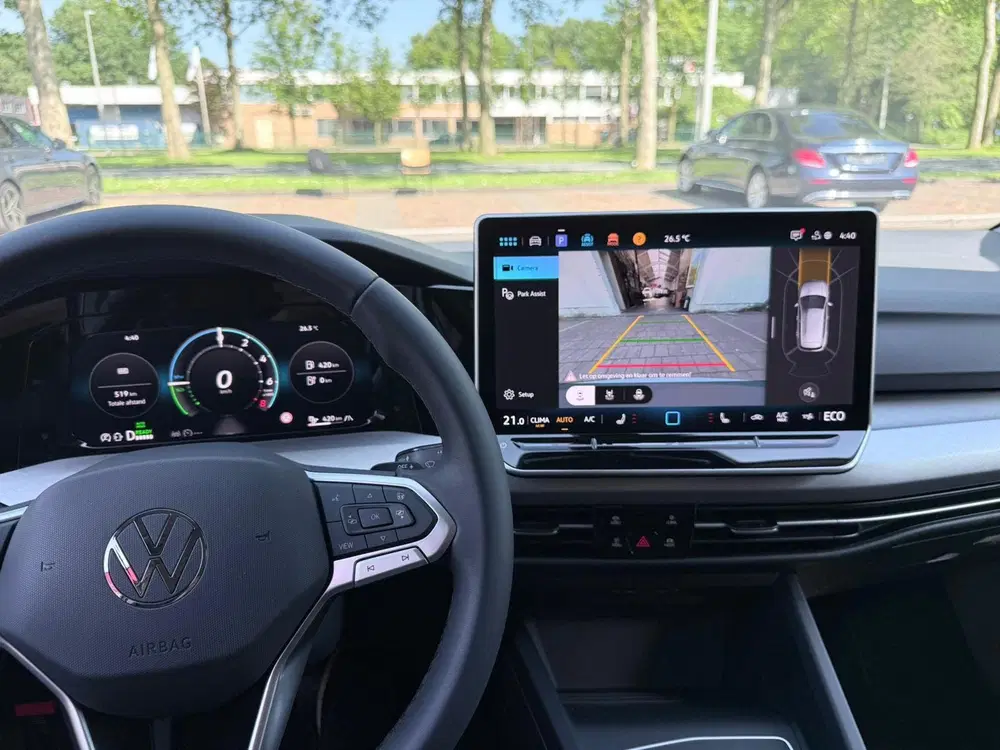 Volkswagen Golf 1.5 eHybrid Life Edition uit 2025, foto 9
