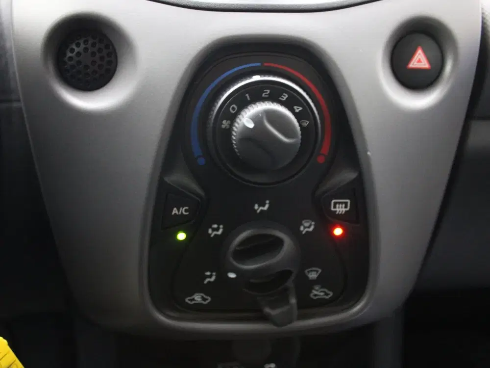 Peugeot 108 1.0 e-VTi *Active* uit 2021, foto 9