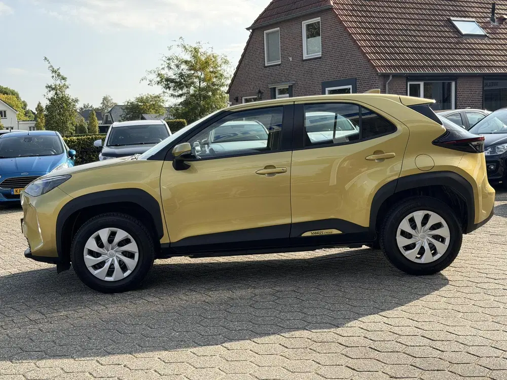 Toyota Yaris Cross 1.5 Hybrid Active CARPLAY uit 2024, foto 2