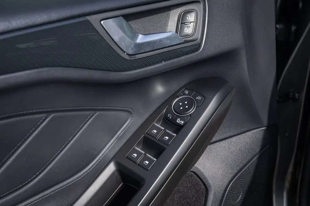 Ford Focus 1.0 ST-Line X Business Trekhaak uit 2020, foto 10