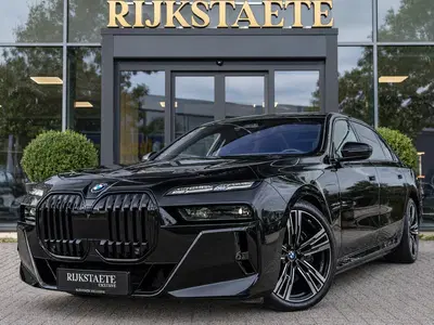 BMW 7-serie 750e XDrive uit 2023