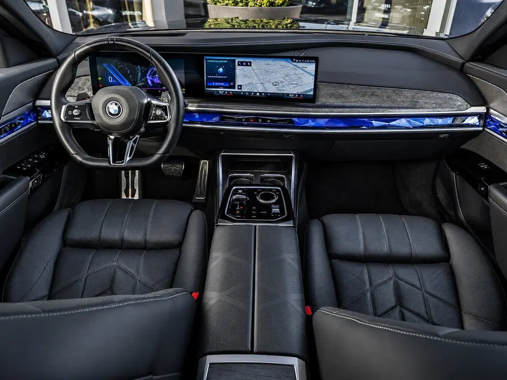 BMW 7-serie 750e XDrive uit 2023, foto 10