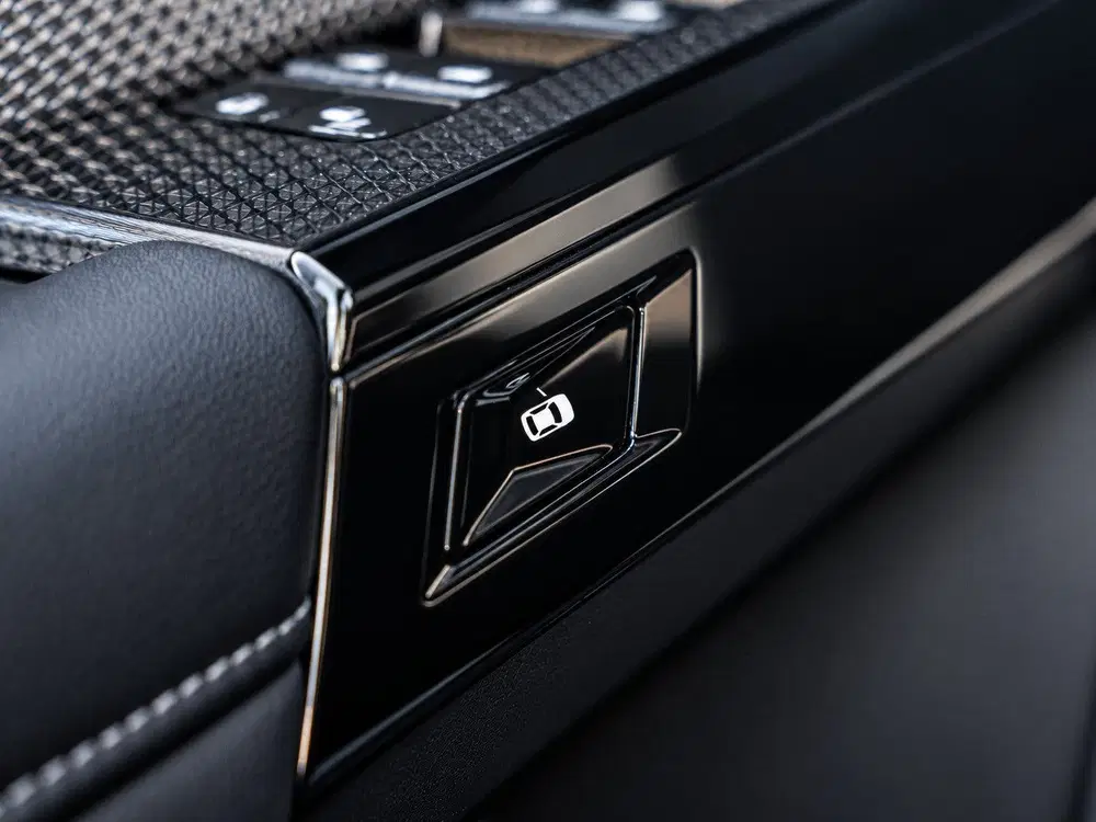 BMW 7-serie 750e XDrive uit 2023, foto 15