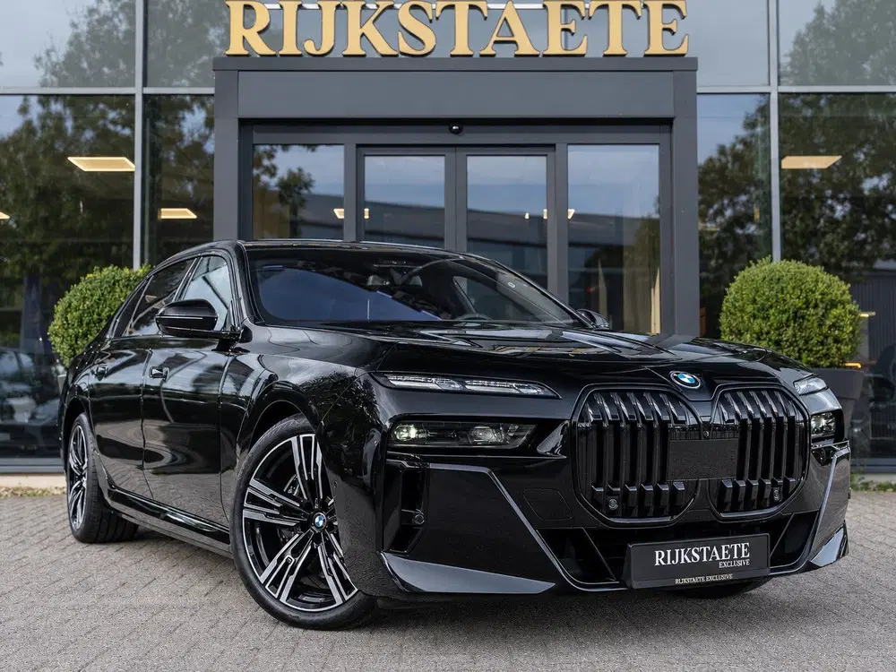 BMW 7-serie 750e XDrive uit 2023, foto 5