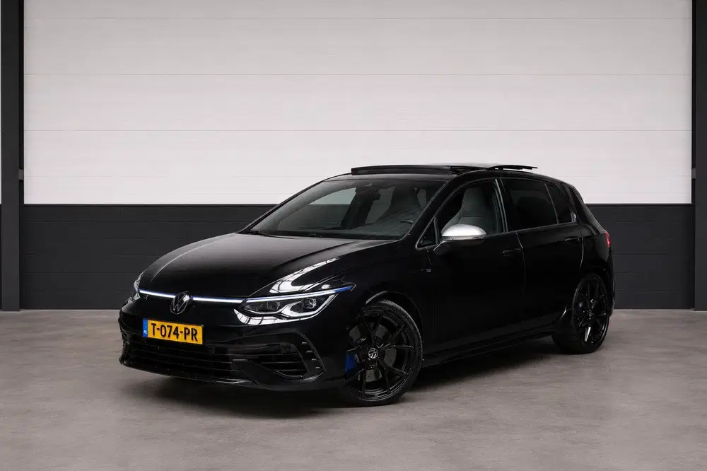Volkswagen Golf 2.0 TSI R 4Motion Pano IQ Light Camera uit 2022