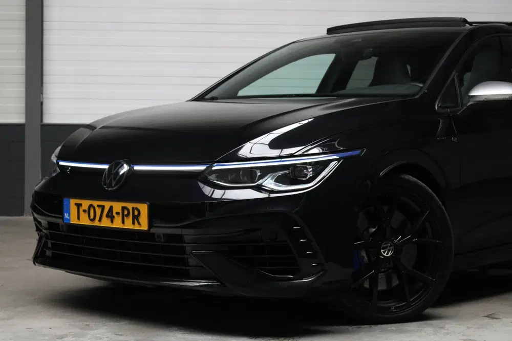 Volkswagen Golf 2.0 TSI R 4Motion Pano IQ Light Camera uit 2022, foto 2
