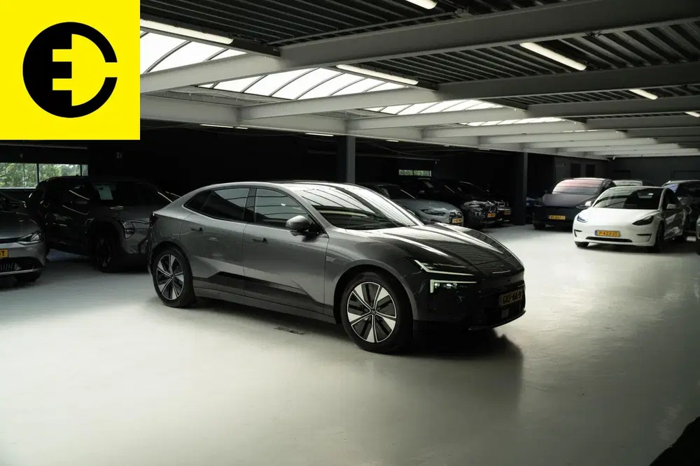Polestar 4 Long Range Single motor 100 kWh uit 2024, foto 10