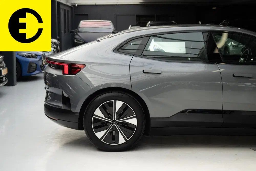 Polestar 4 Long Range Single motor 100 kWh uit 2024, foto 12