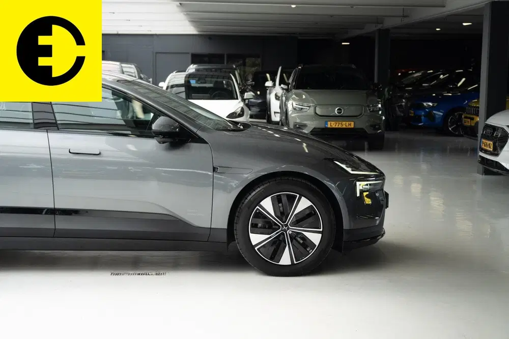Polestar 4 Long Range Single motor 100 kWh uit 2024, foto 13