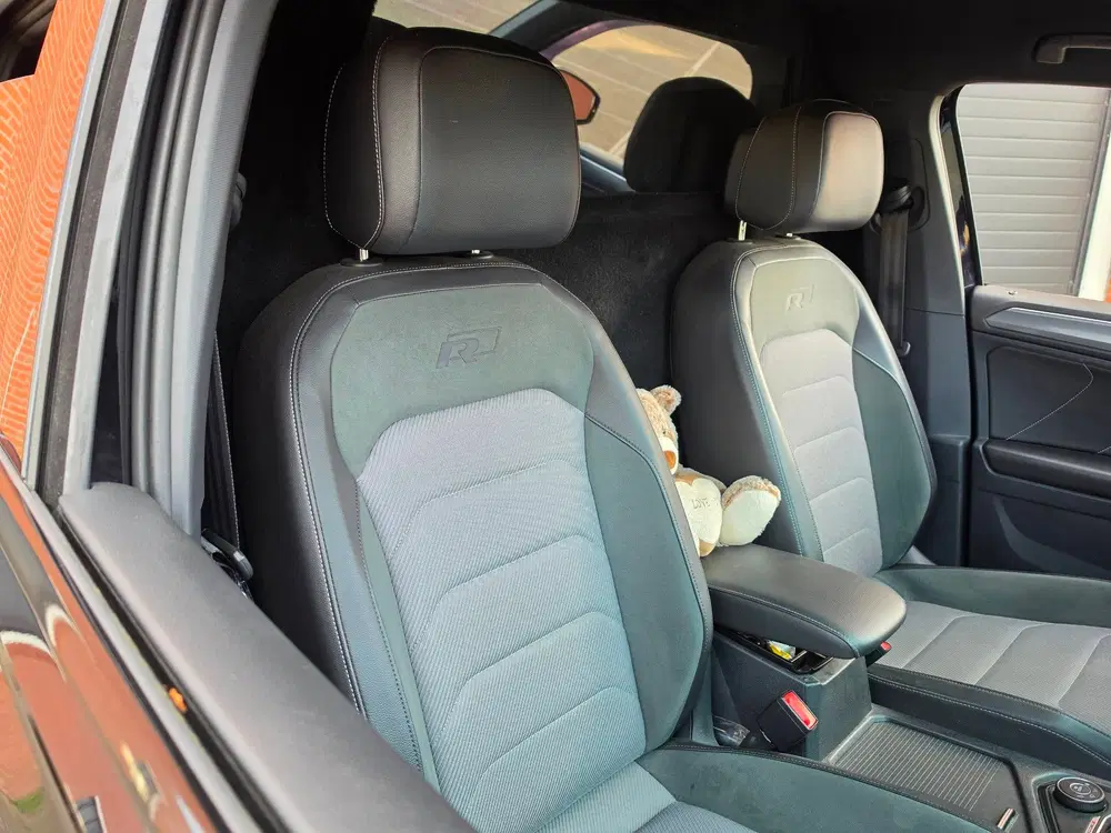 Volkswagen Tiguan 2.0 R-LINE uit 2019, foto 13