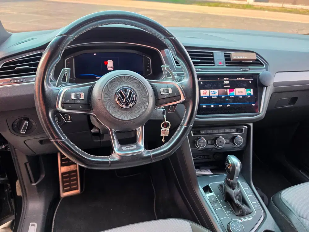 Volkswagen Tiguan 2.0 R-LINE uit 2019, foto 5