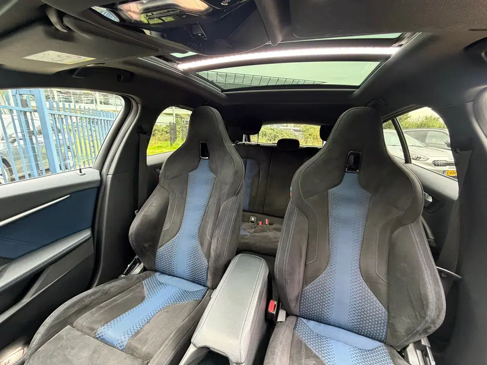 BMW 1-serie 118i Executive Edition M-Sport uit 2020, foto 10