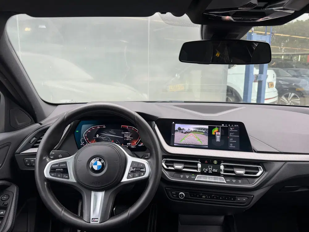 BMW 1-serie 118i Executive Edition M-Sport uit 2020, foto 12