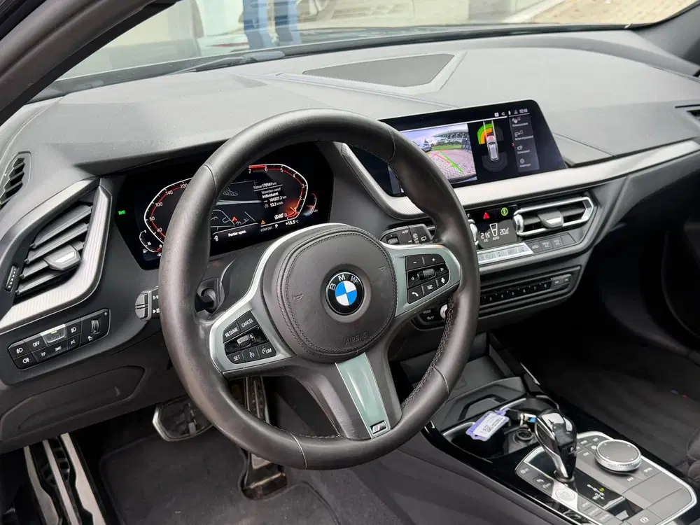 BMW 1-serie 118i Executive Edition M-Sport uit 2020, foto 14