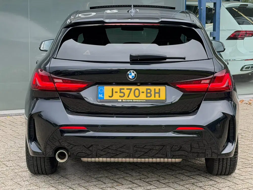 BMW 1-serie 118i Executive Edition M-Sport uit 2020, foto 7