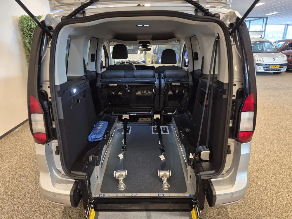 Ford Tourneo Connect L1 Rolstoelauto Automaat 3+1 of 5+ uit 2025, foto 3