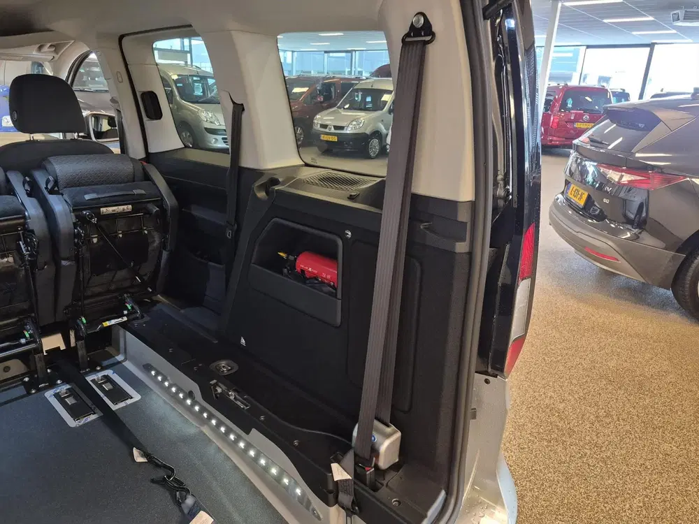 Ford Tourneo Connect L1 Rolstoelauto Automaat 3+1 of 5+ uit 2025, foto 5