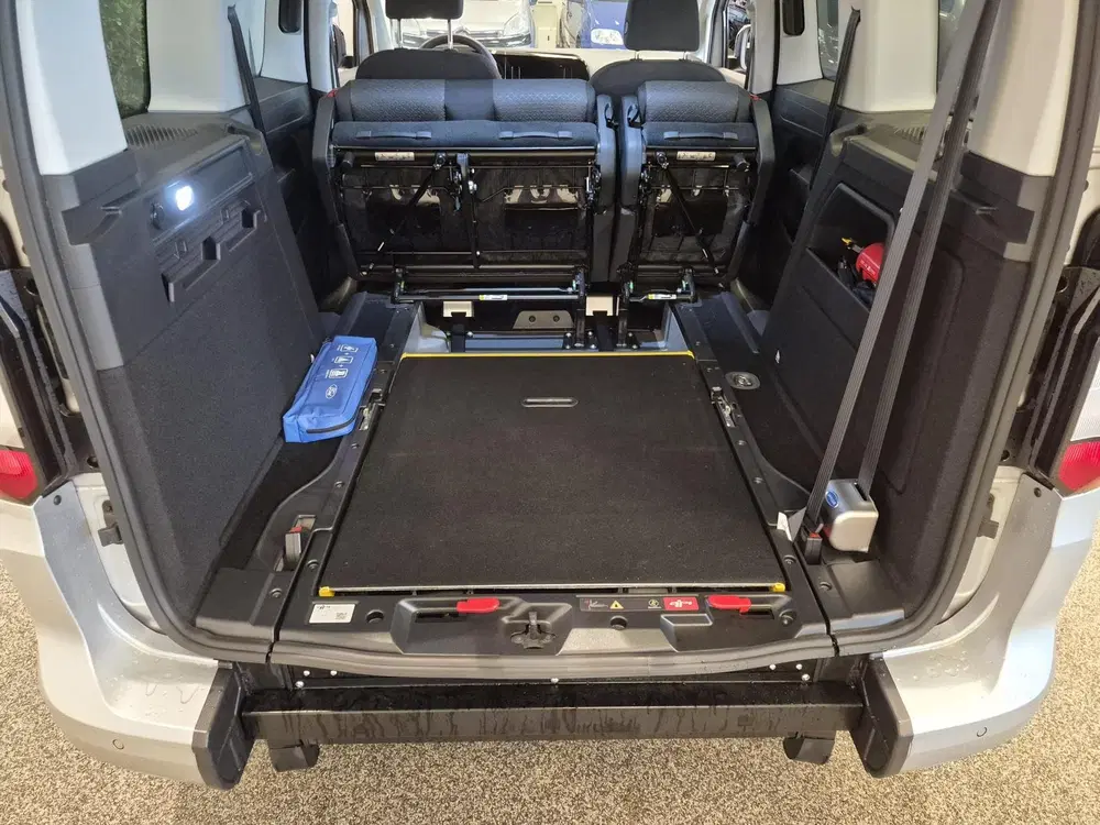 Ford Tourneo Connect L1 Rolstoelauto Automaat 3+1 of 5+ uit 2025, foto 9