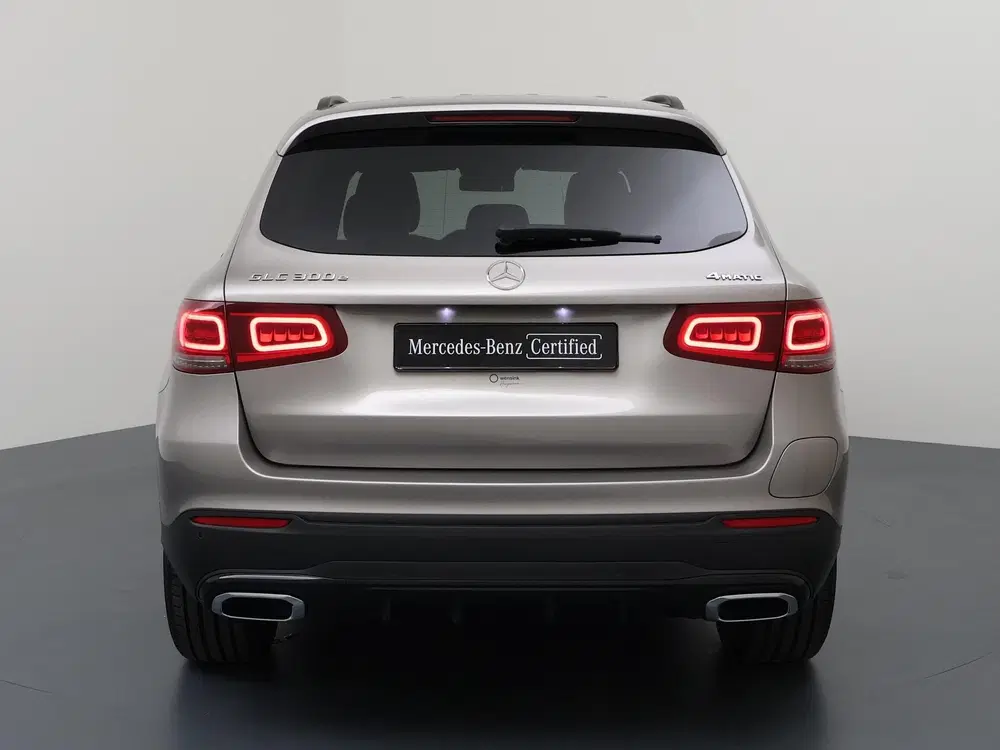 Mercedes-Benz GLC 300e 4MATIC AMG Line uit 2022, foto 4